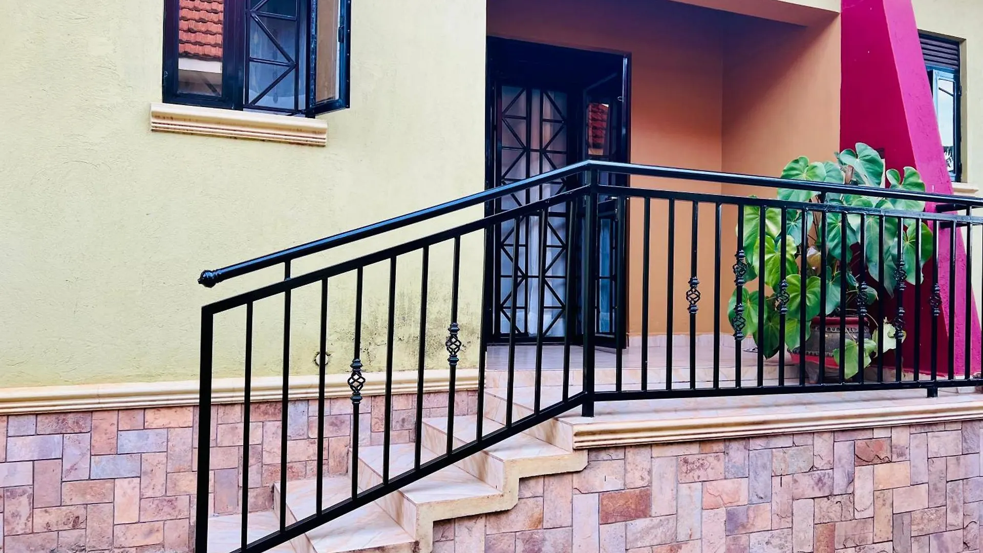 Lägenhet Bree Homes Kampala